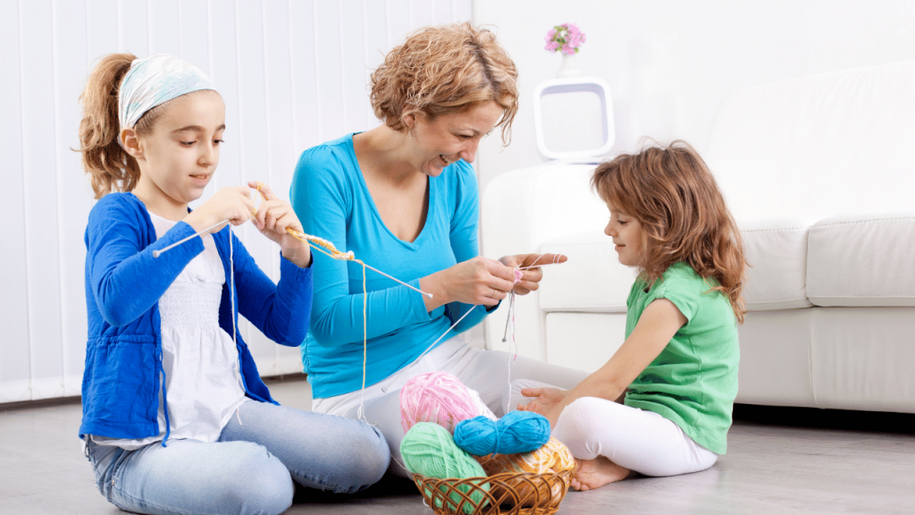kids-learning-to-knit