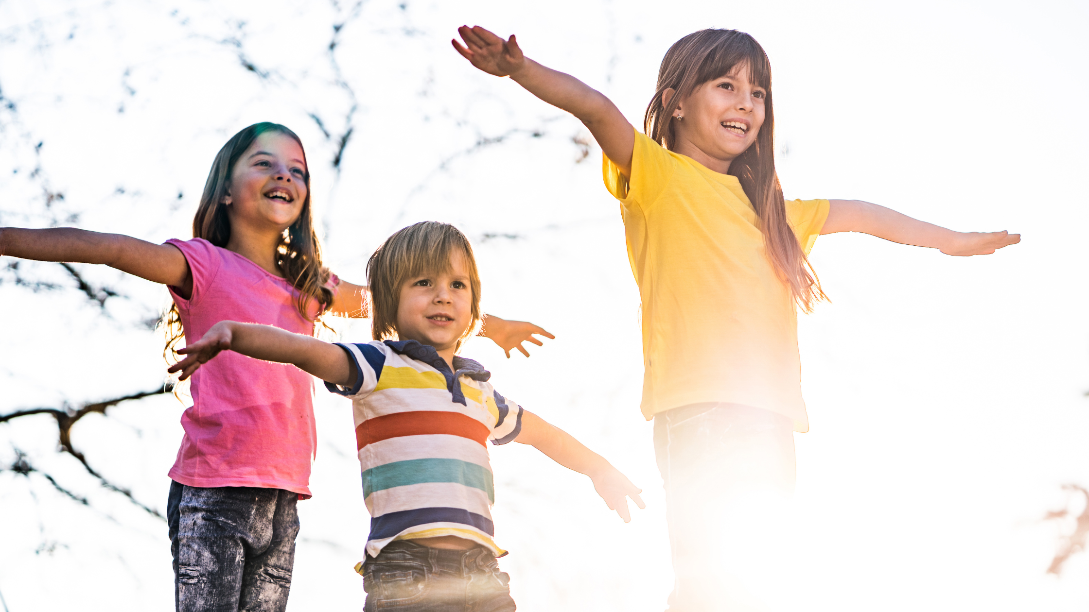 happy-kids-balancing